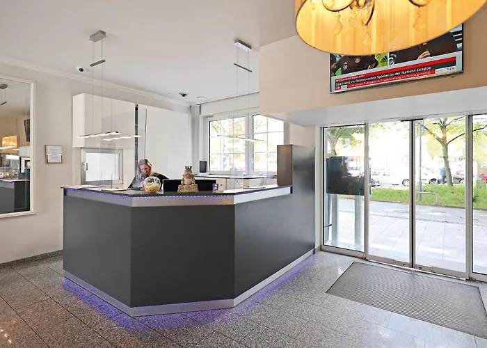 Отель Am Zoo 3*