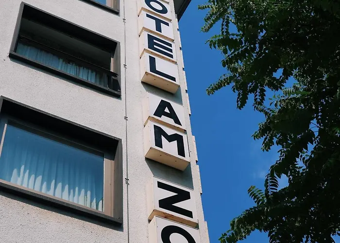 Am Zoo Отель 3*