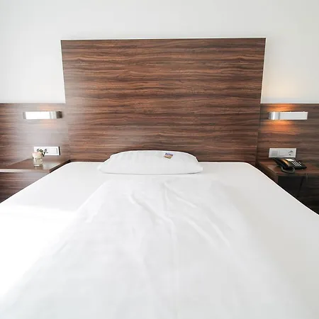 Hotel Am Zoo 3*