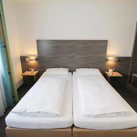 Hotel Am Zoo 3*